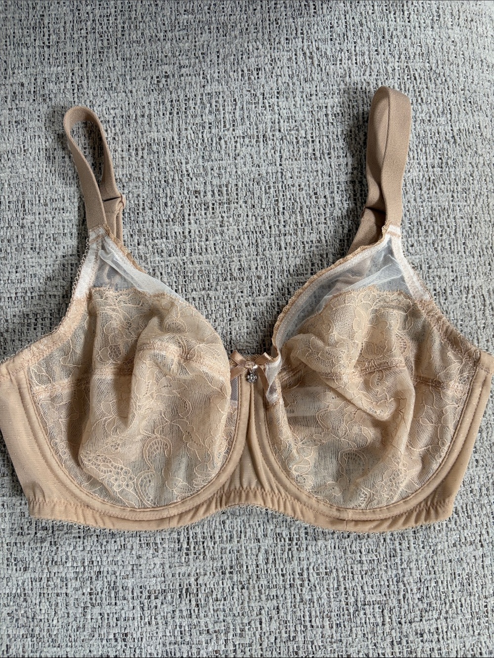 Wacoal Nude Lace Underwire Bra